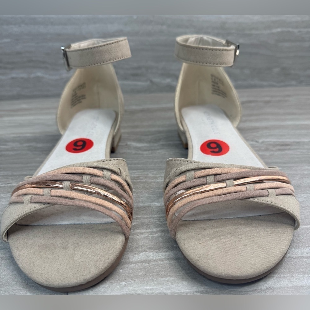 NEW! Kenneth Cole NY Viviana Flat Strappy Sandals Womens Size 6 - Picture 3 of 11